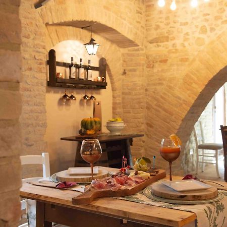 Torre Della Botonta Acomodação com café da manhã Castel Ritaldi Exterior foto