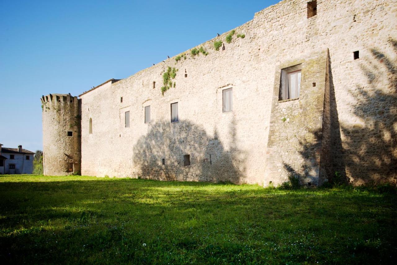 Torre Della Botonta Acomodação com café da manhã Castel Ritaldi Exterior foto