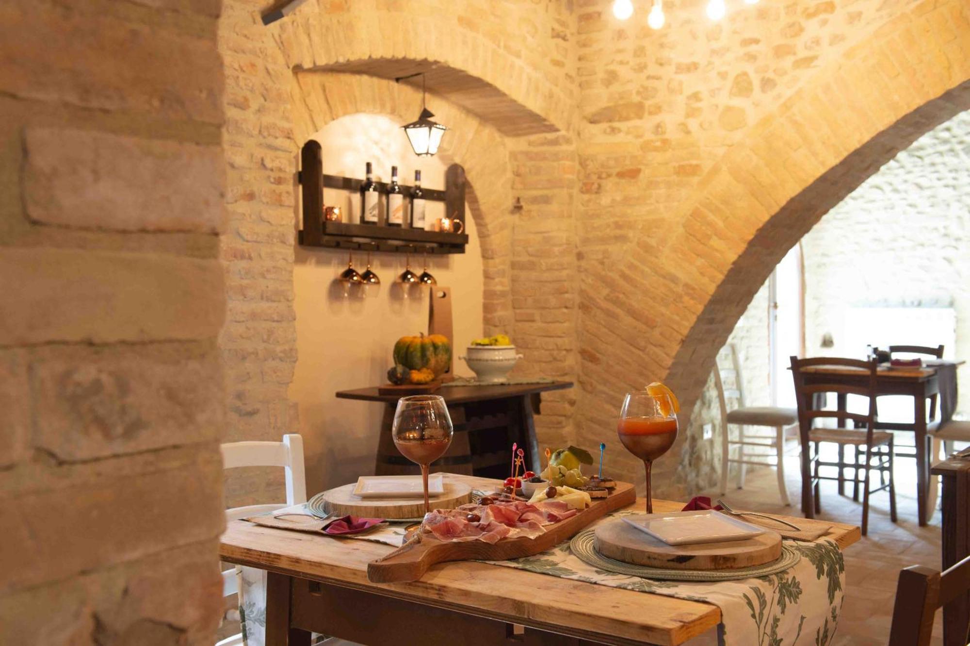 Torre Della Botonta Acomodação com café da manhã Castel Ritaldi Exterior foto