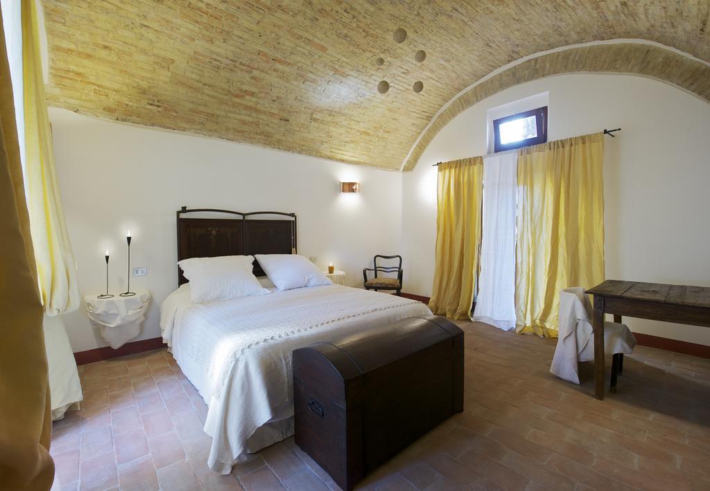 Torre Della Botonta Acomodação com café da manhã Castel Ritaldi Quarto foto