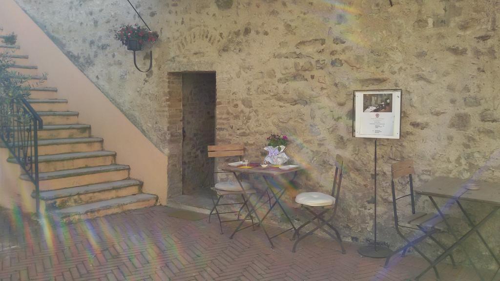 Torre Della Botonta Acomodação com café da manhã Castel Ritaldi Exterior foto