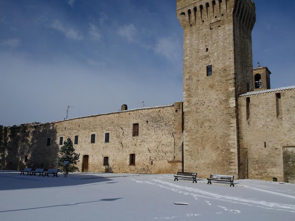 Torre Della Botonta Acomodação com café da manhã Castel Ritaldi Exterior foto
