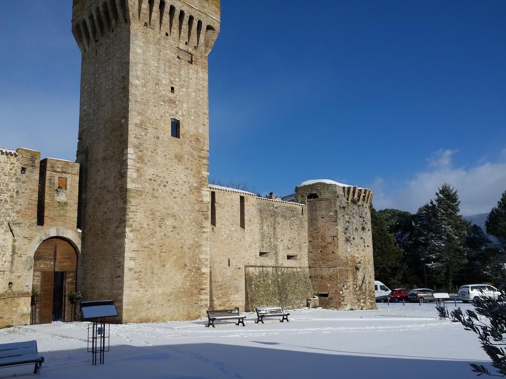 Torre Della Botonta Acomodação com café da manhã Castel Ritaldi Exterior foto