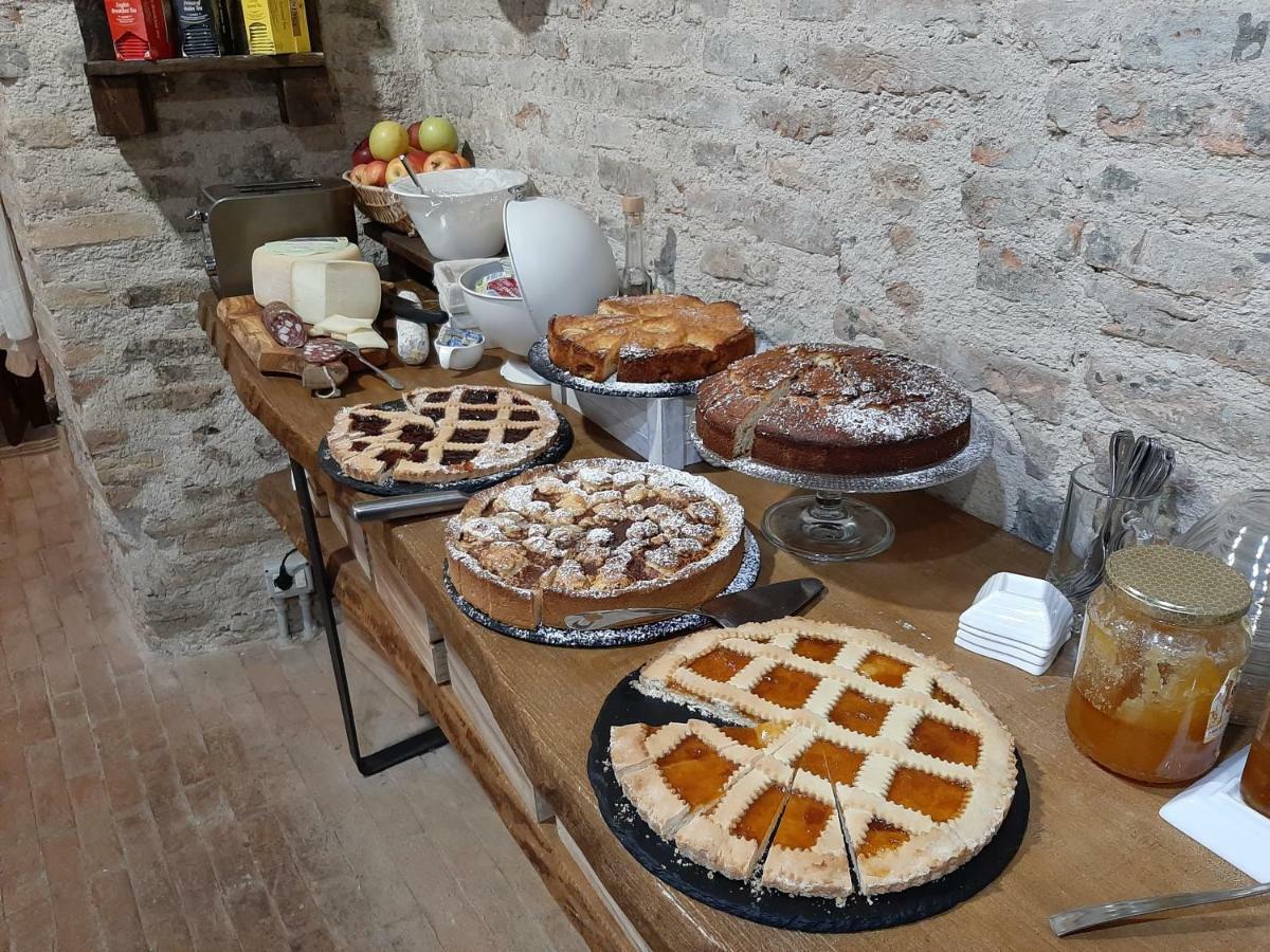 Torre Della Botonta Acomodação com café da manhã Castel Ritaldi Exterior foto